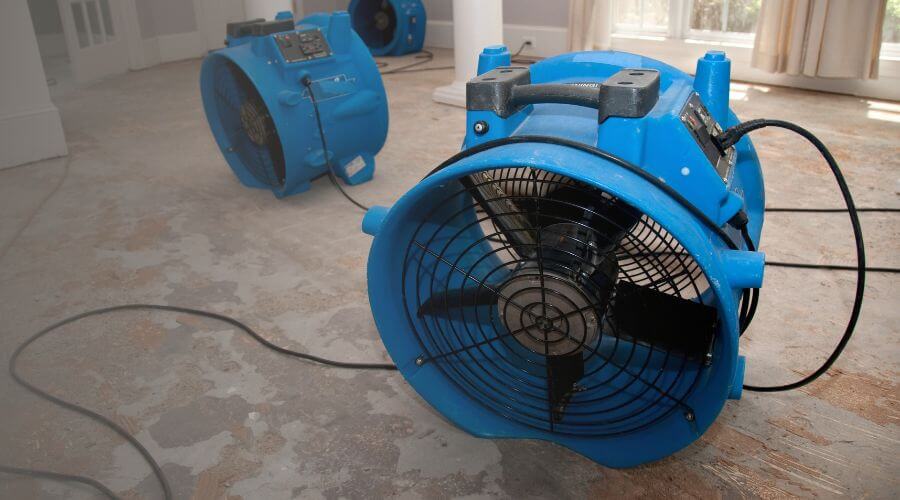 Why choose water damage restoration service for commercial water damage restoration in Encino